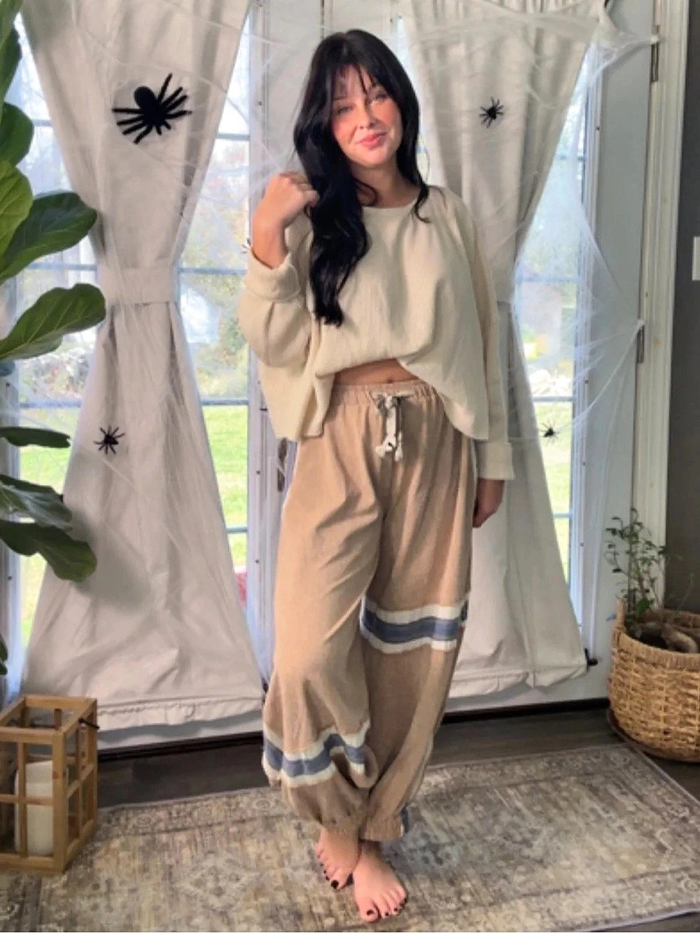 POL Toffee Joggers in Latte Size Large - Picture 3 of 6
